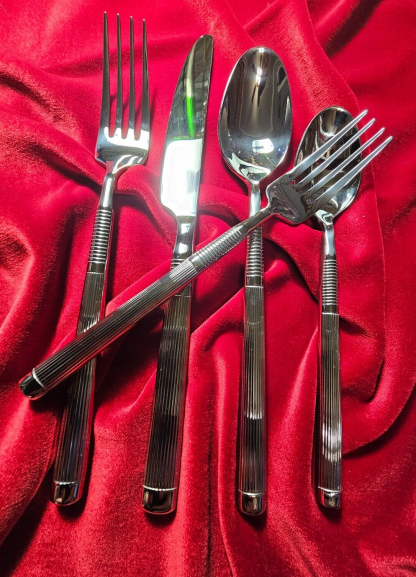 WEST ELM SCULPTED METAL 20 pc flatware set - Image 3